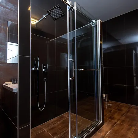 Main Street Apartmán *