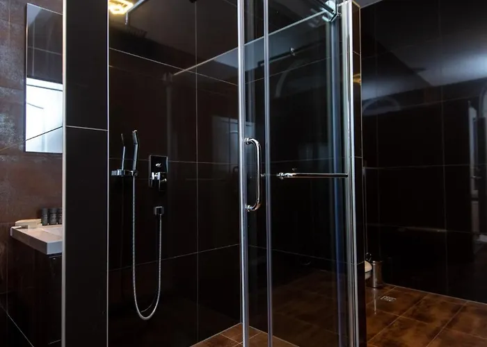 Main Street Apartment *