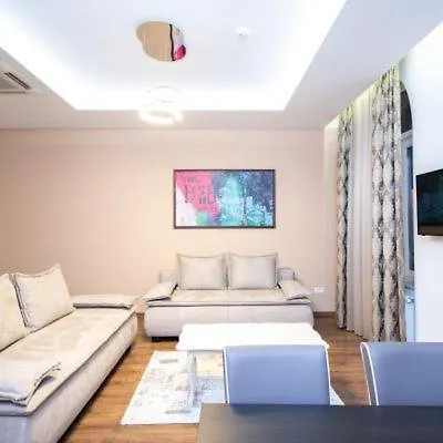 Apartment Main Street *